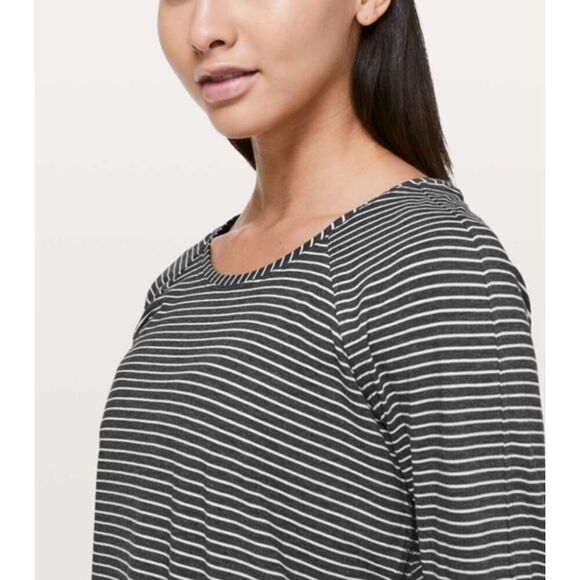 Lululemon Athletica Emerald Stripe Top Tee Long Sleeve Heathered Black Size 8 - Picture 2 of 9